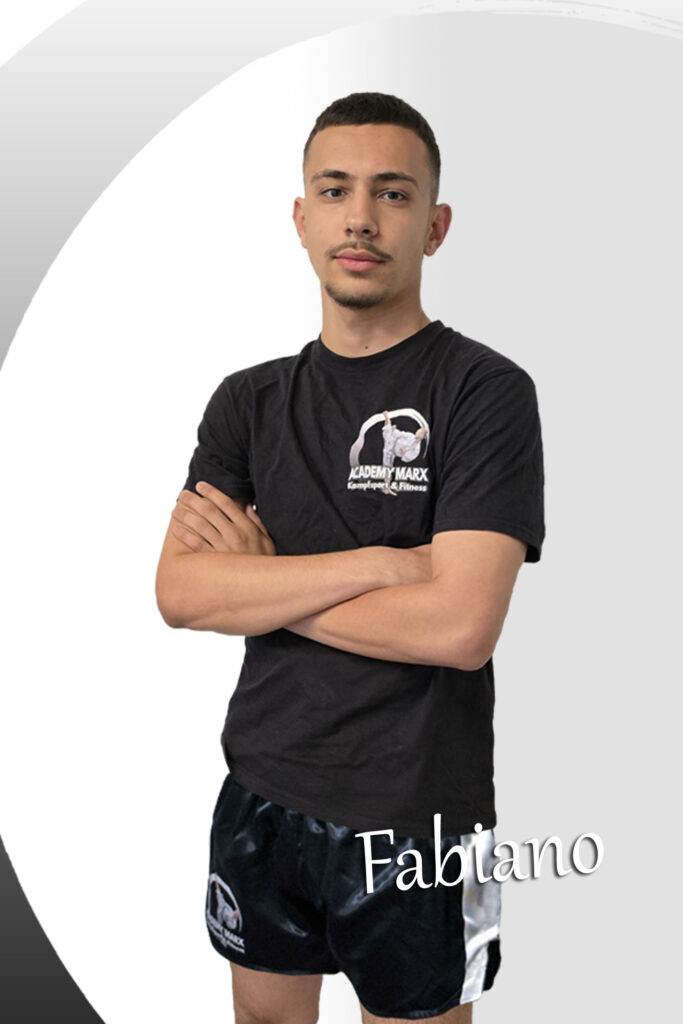 trainer fabiano für kinder kickboxen